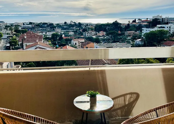 Joli Cozy Vue Appartamento Antibes